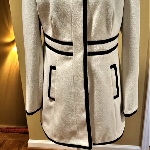 Tulle Ivory and Black jacket/Coat Size Large - Picture 2 of 4